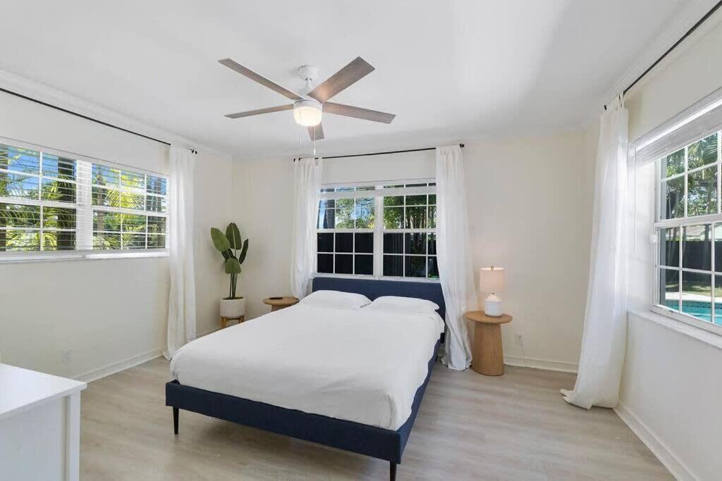 Walk To Las Olas Banyan Room Palm Paradise Inn Fort Lauderdale Exterior photo