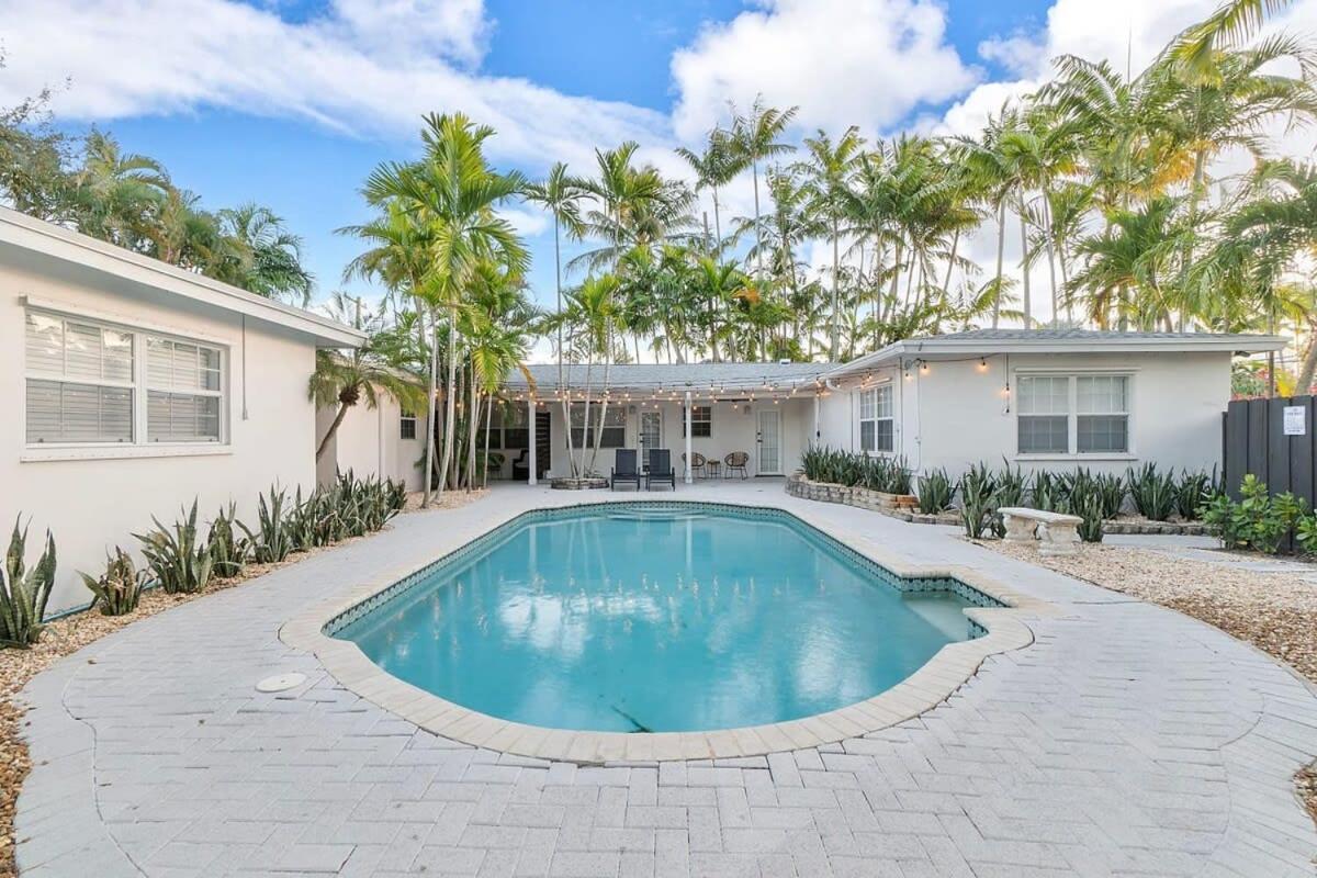 Walk To Las Olas Banyan Room Palm Paradise Inn Fort Lauderdale Exterior photo