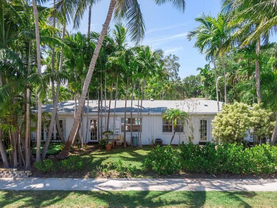 Walk To Las Olas Banyan Room Palm Paradise Inn Fort Lauderdale Exterior photo