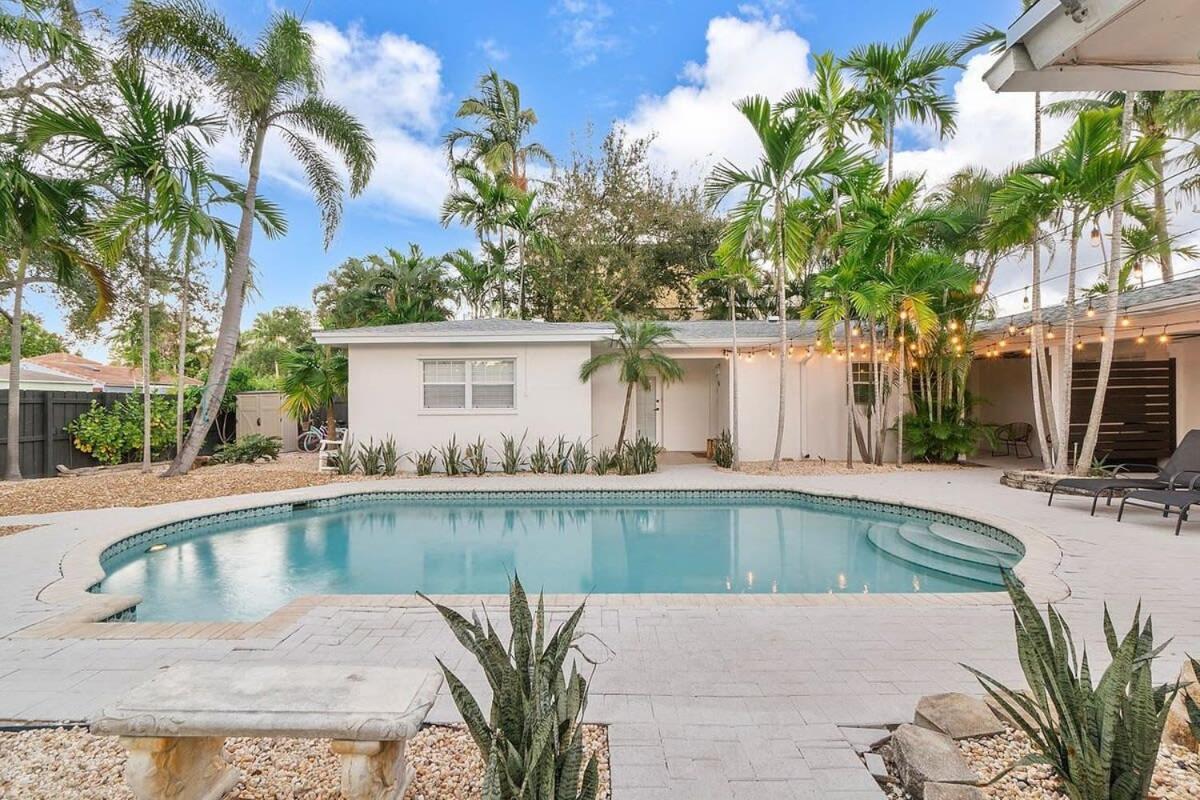 Walk To Las Olas Banyan Room Palm Paradise Inn Fort Lauderdale Exterior photo